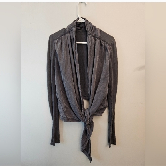 Lululemon Women's Black Soft Moto Jacket.
Measurements in pictures - Picture 3 of 11